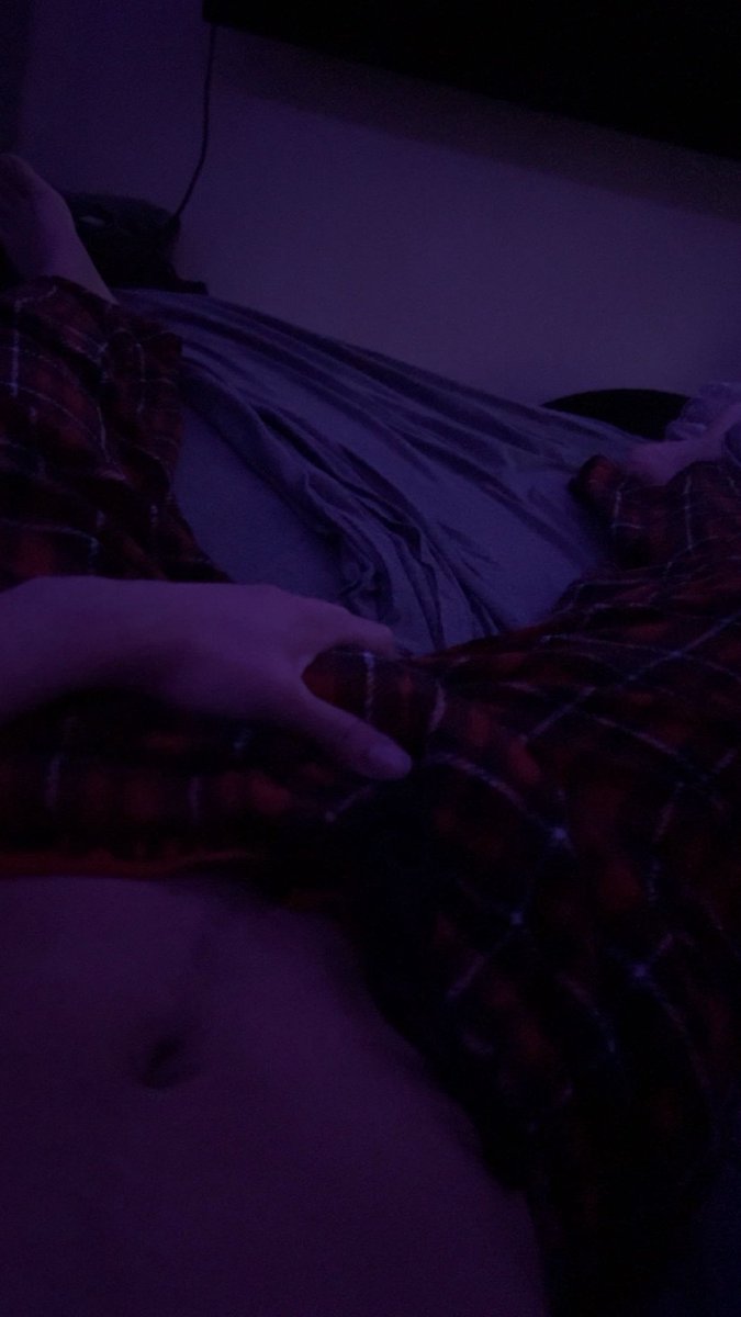 DefNotGoon's tweet photo. Morning wood 🪵
#nsfwtwt #bricked #penis #gay #bi #jerkingoff https://t.co/6TK61wZb4u