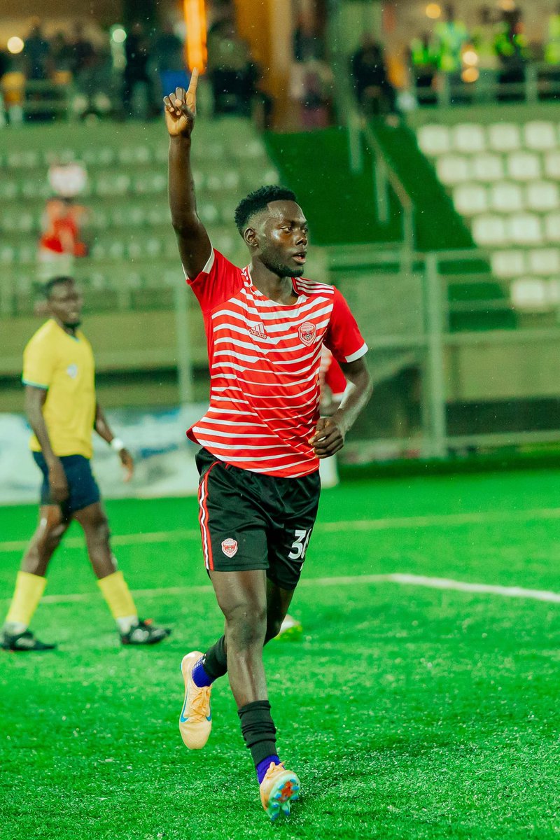 ExpressFCUganda's tweet photo. A DEBUT GOAL FOR KIMERA 💫 

A true definition of “I have arrived” 💪

📸— @emmatickson 
#MukwanoGwanbangi 🔴 🦅 https://t.co/EltZtfWZyp