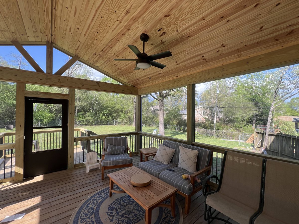 BLP_MEDIA's tweet photo. Upgrade your outdoor space with 𝗜𝗻𝘃𝗶𝗰𝘁𝗮 𝗘𝘅𝘁𝗲𝗿𝗶𝗼𝗿𝘀! From patios and decks to screen rooms and roofing, their team brings quality, design, and durability together. Make your backyard your favorite place! 👉 Get started today. https://t.co/CTI67xvrqJ https://t.co/hMckHXebey