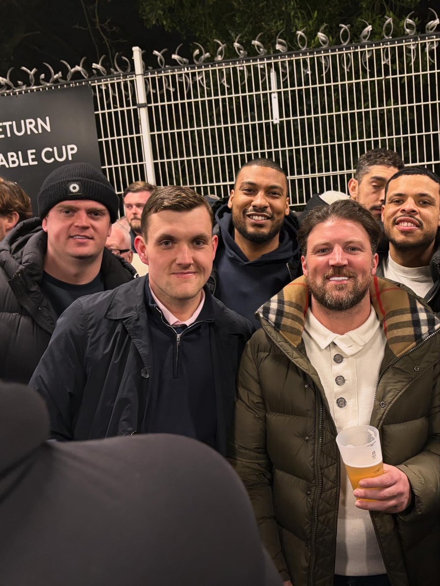 244WHUJRS tweet media