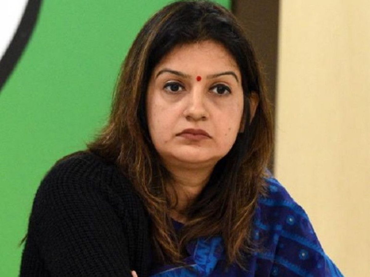 यह वही प्रियंका चतुर्वेदी, जो कुछ दिन पहले तक UGC के नियमों के खिलाफ ब्राह्मणों के लिए 'मसीहा' बनकर खड़ी थीं और UGC को 'भेदभावपूर्ण' बता रही थी और आरक्षण के खिलाफ जमकर बोल रही थीं, अब राज्यसभा से बाहर हो गई हैं!

यह महिला अपने दम पर 10 वोट भी नहीं ला सक थी, फिर भी जाति के