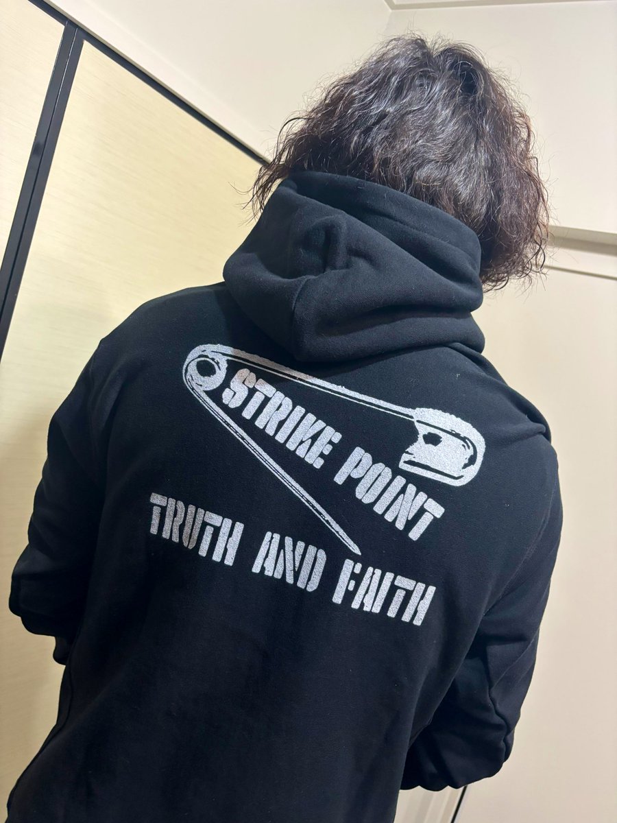 bepo0312's tweet photo. STRIKE POINT さんにお願いした黒ベースのANZEN-PIN HOODIEが届いた!
これで妻とお揃いになってすごい嬉しい🙌
長男と一緒にお風呂入ったし妻が体に優しいトマト入りポトフ作ってくれてたし
とても幸せな一日です🫶全てに感謝🙌
@strikepoint52
#STRIKEPOINT https://t.co/RRQQ75bH3u