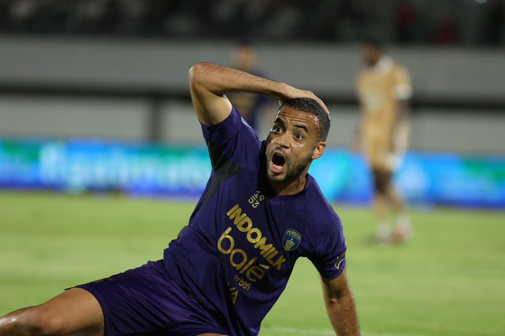 PabloGanet's tweet photo. LOSS, PAIN, SILENCE, RESILIENCE, LEARN, SACRIFICE, FOCUS, CHARACTER, TEAM, TOGETHER, WIN, HAPPINESS, CELEBRATE.

MORE THAN A GAME…

FOOTBALL IS LIFE!👊🏽💜 https://t.co/vc15v9RJ2L