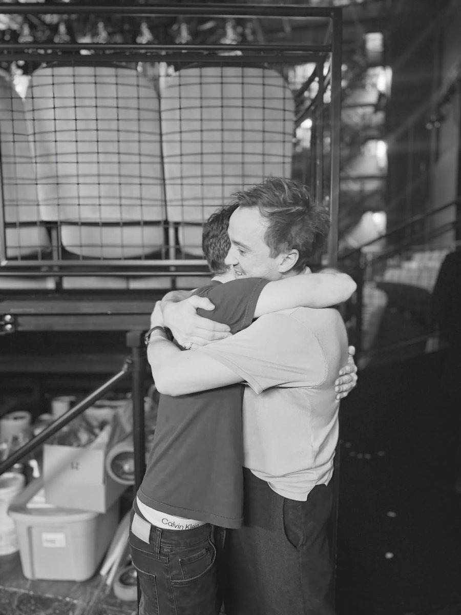 Daniel Radcliffe e Tom Felton se encotraram ontem na Broadway. Ambos estão com peças em cartaz.