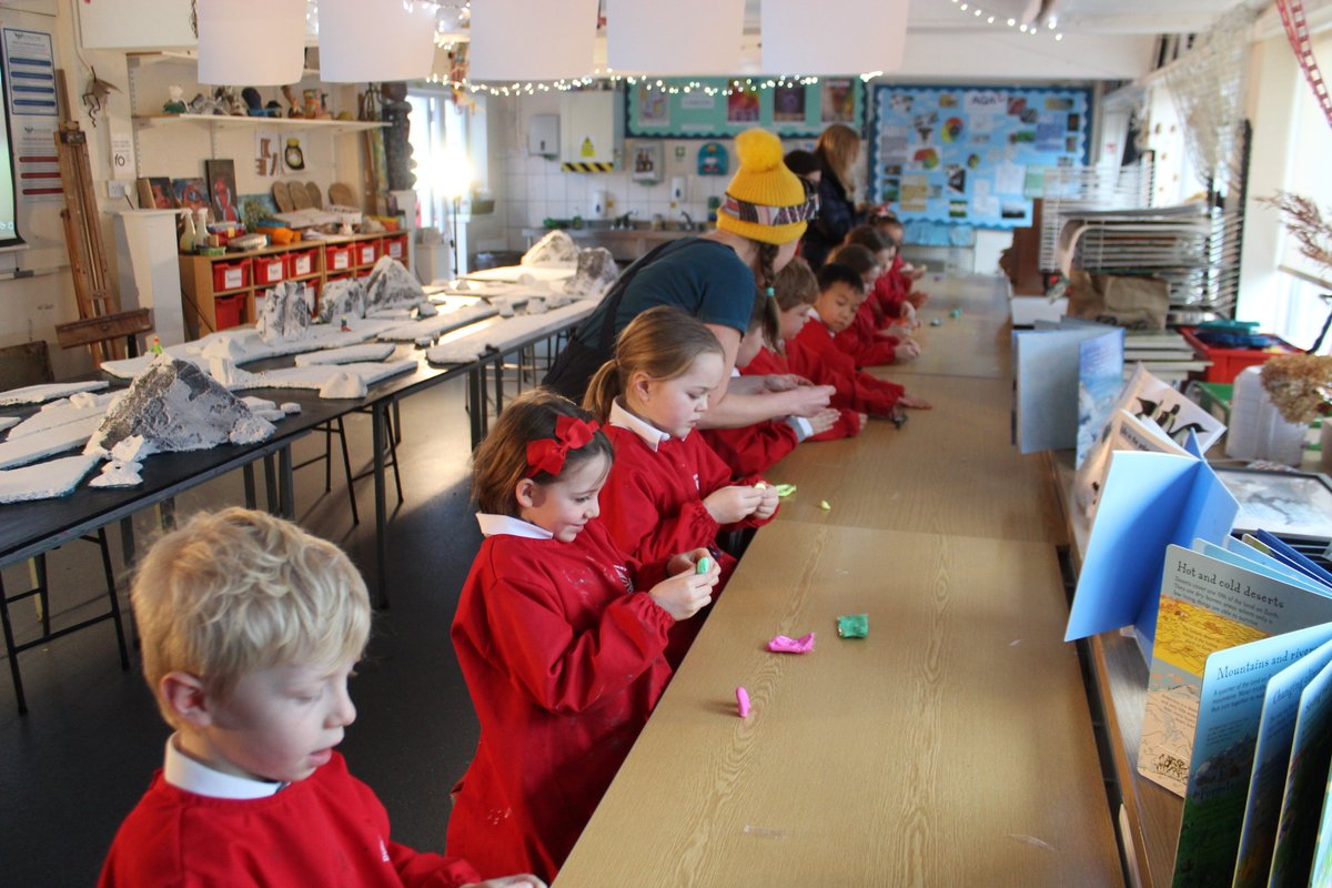 DurlstonPreprep's tweet photo. Pre-Prep's frozen world topic concluded with a fantastic visit to the Antarctic (aka @DurlstonArt Department!). The children were inspired by real life tales from glaciologist Professor Banwell and then crafted their own polar scenes complete with scientists, penguins and seals. https://t.co/QCUxddgYjt