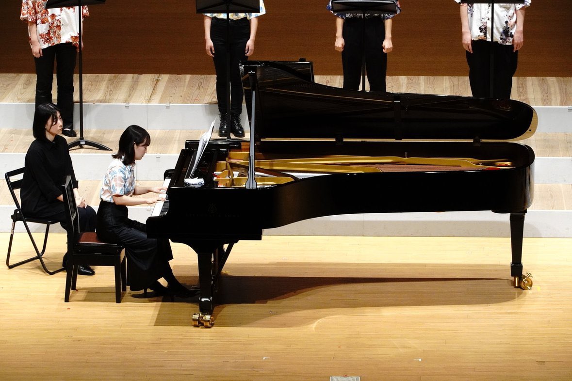 harukamori_'s tweet photo. 2026.3.1
#YCJC7th
単独ステージでのensemble會津郡の皆さんとの本番でした！
指揮者無しで13人で歌って、ピアノも全開🌺
皆さんの呼吸を間近に感じることができて、楽しかったです☺️ https://t.co/1kEWflwFPM