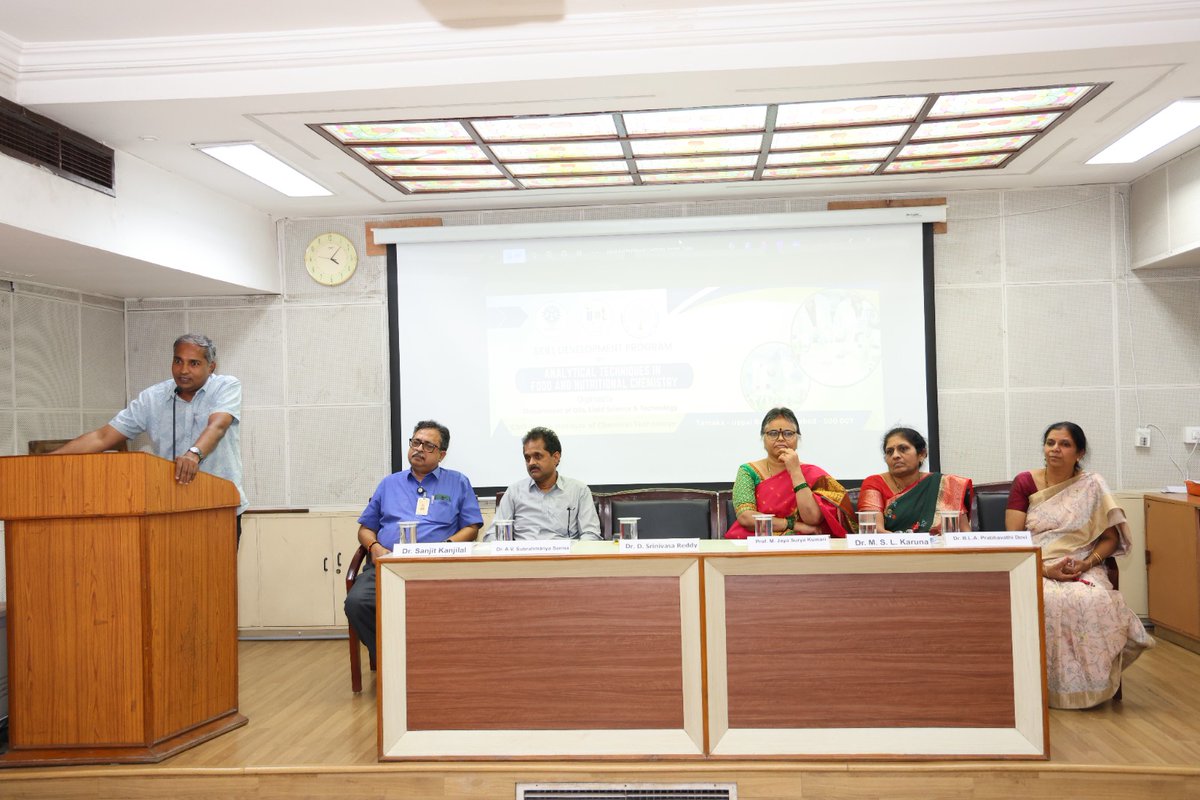 csiriict's tweet image. A Skill Development Program on Analytical Techniques in Food and Nutritional Chemistry for 27 women participants in Life Sciences was successfully conducted from 25 Feb 2026 to 3 Mar 2026. 
@CSIRIndia @IndiaDST 
#SkillDevelopment #WomenInScience #LifeSciences