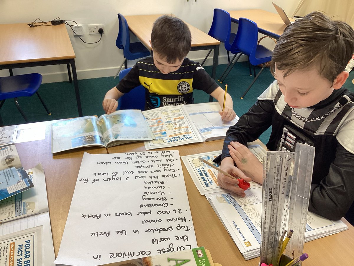 Miss Barratt tweet media