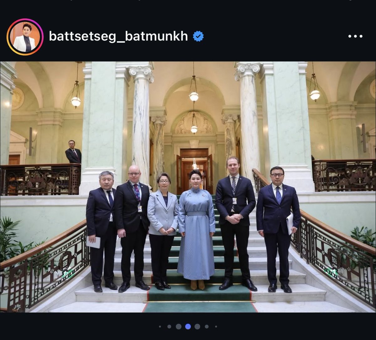 hannochk's tweet photo. Манайд нэг далчгар нь ингээд зурагны алуур хийвэл яах бсан болоо? https://t.co/OTcQY5pHts