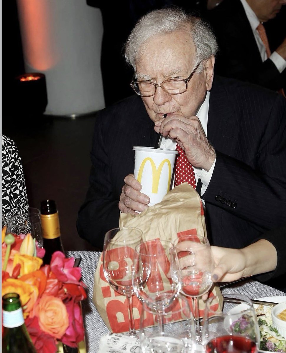 F_Compounders's tweet photo. “I’d give up a year of my life to eat what I like"

- Warren Buffett https://t.co/UjX5pA1MDx