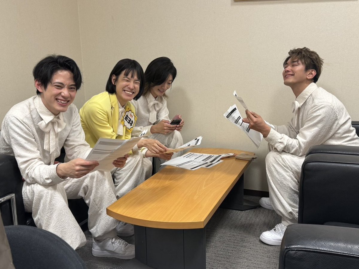 ＼\  まもなく出演！ /／ 
⋆┈┈┈┈┈┈┈┈┈┈┈┈┈┈┈┈┈┈⋆
#FM大阪
「よしもとラジオ高校〜らじこー」
⏰21:00〜21:55
fmosaka.net/_sites/16782405

リアタイできる方
ぜひよろしくお願いいたします!!

📻#radiko
radiko.jp/share/?sid=FMO…

 #らじこー