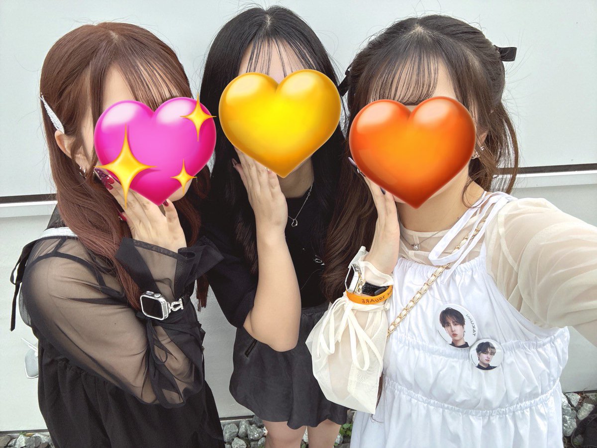 sukimura10's tweet photo. 確実に写真を加工するというものは間に合わないので⬅️

僕の大好きなりんらん姉ちゃんお誕生日おめでとう🩷🧡
最強ツインズに一生ついて行きます🌟 https://t.co/ZIugy13MUB