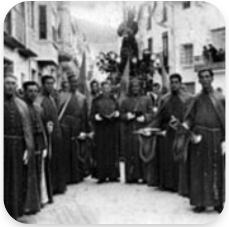 CUARESMA | 

Cada Cuaresma, hablamos de Semana Santa con el Cronista Antonio Cantero. Os dejamos los dos primeros episodios donde hablamos de la organización de las Cofradías y las penitencias en la Edad Moderna.

Cap. 1: ivoox.com/podcast-de-pre…

Cap. 2: ivoox.com/cuadrillas-com…