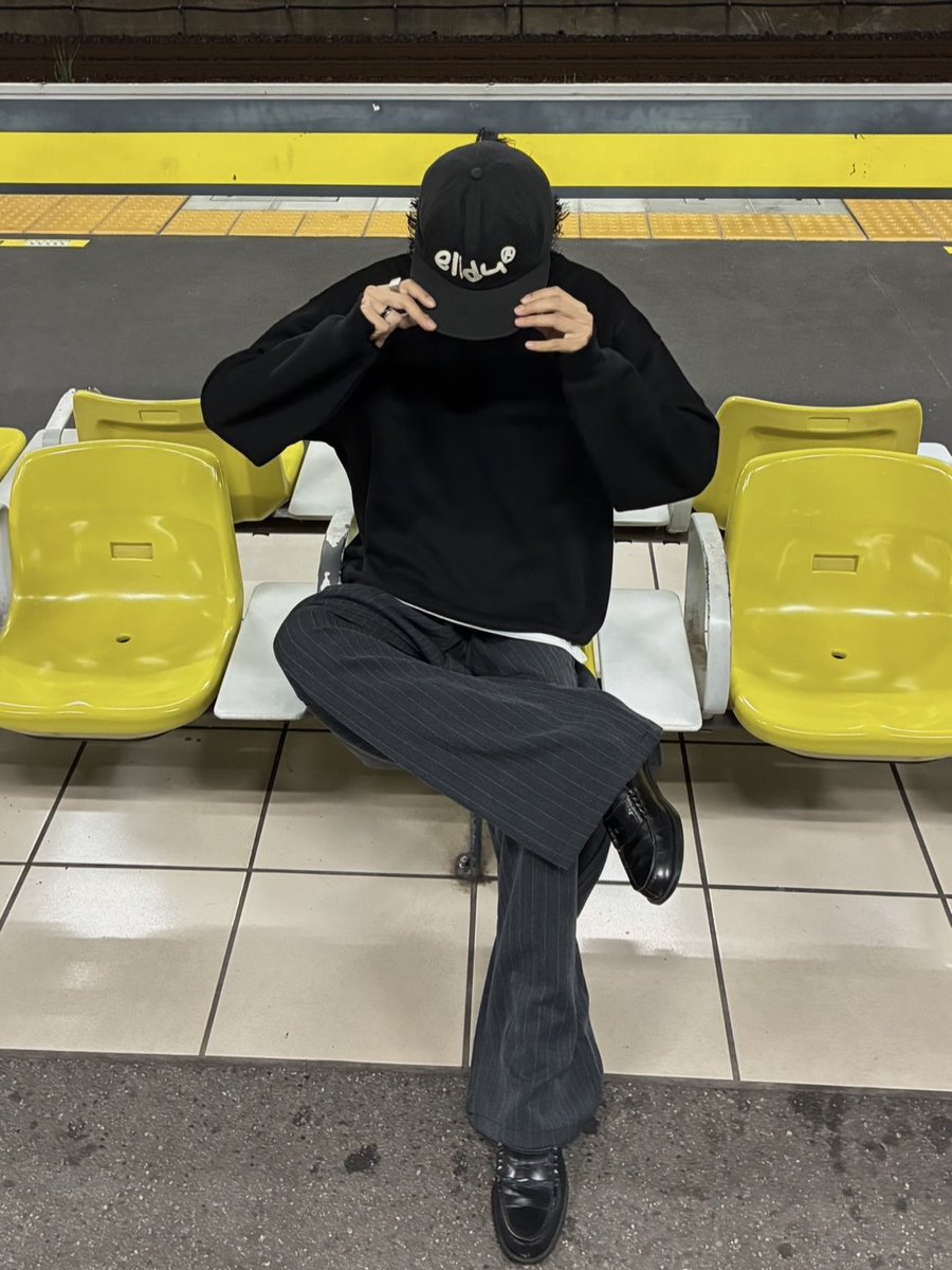 8ru_0325's tweet photo. UNIQLO：Cのスウェットめちゃくちゃ可愛い
今セールやってて¥2,990円で買えちゃう https://t.co/lSTFk4fzrx