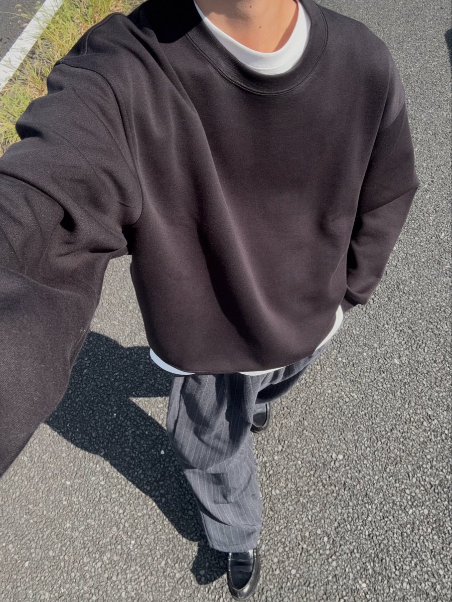 8ru_0325's tweet photo. UNIQLO：Cのスウェットめちゃくちゃ可愛い
今セールやってて¥2,990円で買えちゃう https://t.co/lSTFk4fzrx