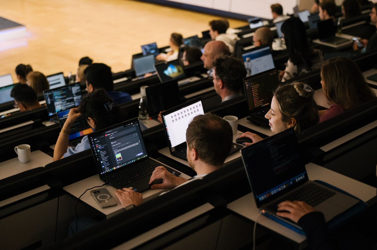 PyConDE & PyData tweet media