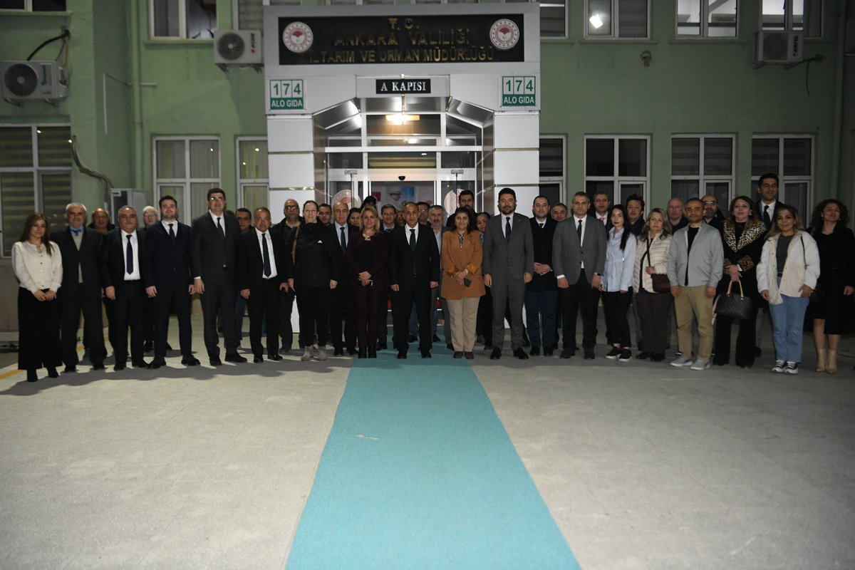ankaratarim's tweet photo. Kurumumuzda Ramazan ayı neşesi...
Ramazan ayının manevi atmosferi, düzenlenen iftar programıyla hep birlikte paylaşıldı.
Çalışanlarımız ve ailelerinin katılımıyla gerçekleşen iftar programında bir araya gelen çalışma arkadaşları, Ramazan ayının kültürünü birlikte yaşadı.
 #tarım https://t.co/RKoSTbqoiT
