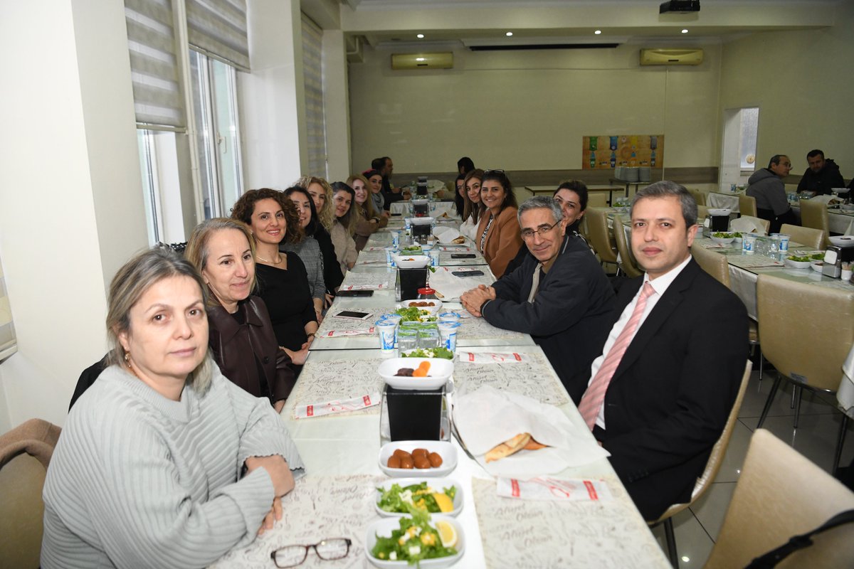 ankaratarim's tweet photo. Kurumumuzda Ramazan ayı neşesi...
Ramazan ayının manevi atmosferi, düzenlenen iftar programıyla hep birlikte paylaşıldı.
Çalışanlarımız ve ailelerinin katılımıyla gerçekleşen iftar programında bir araya gelen çalışma arkadaşları, Ramazan ayının kültürünü birlikte yaşadı.
 #tarım https://t.co/RKoSTbqoiT