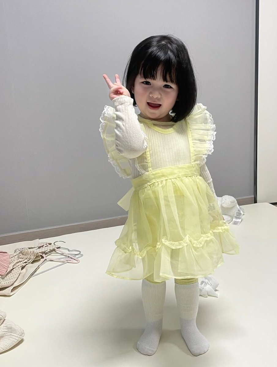 Miracle Iro (Jeong Ahreum 🌼)

sedikit banyak terlambat, selamat ulang tahun cintaku ❤️ akan terus ada di hatiku..tumbuhlah dengan penuh cinta dan kasih sayang