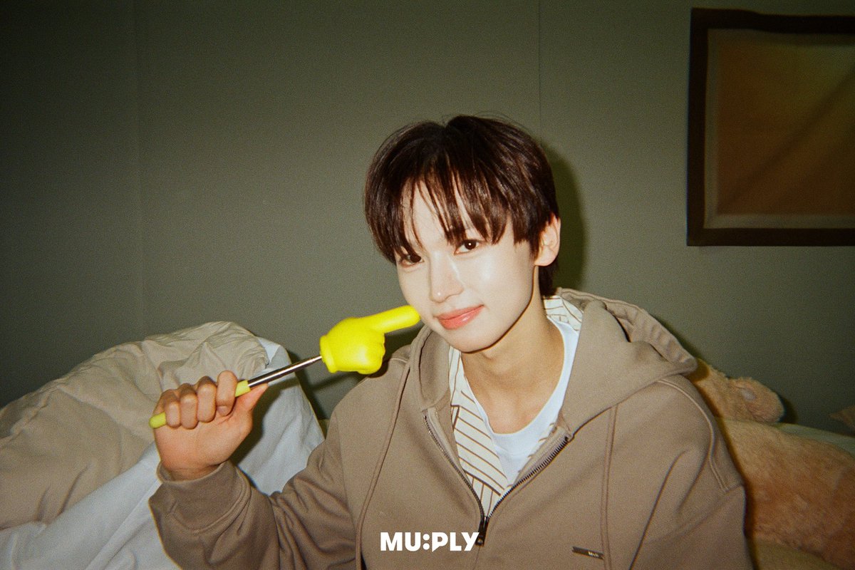 MUPLY_PLAYLIST's tweet photo. #돌들의침묵 | @TUNEXX_official
새학기 친구 사귀는 방법:
마이쮸 준비하기
하나씩 까먹으면서 돌침 튜넥스 편 보기
그러면 친구가 와서 같이 보자고 함⸝⸝ᵕ ᵕ⸝⸝

𝟯/𝟭𝟬 (화) 𝟴𝗣𝗠 돌들의침묵 튜넥스 편
MUPLY에서 확인하세요✨
#TUNEXX #튜넥스 #내가_살아있다는_증거 https://t.co/to8vFV8USO