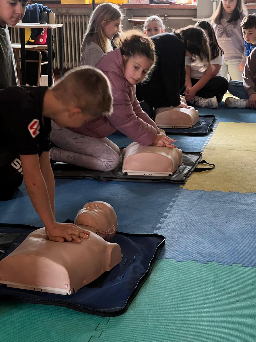 iaprl_ast tweet media