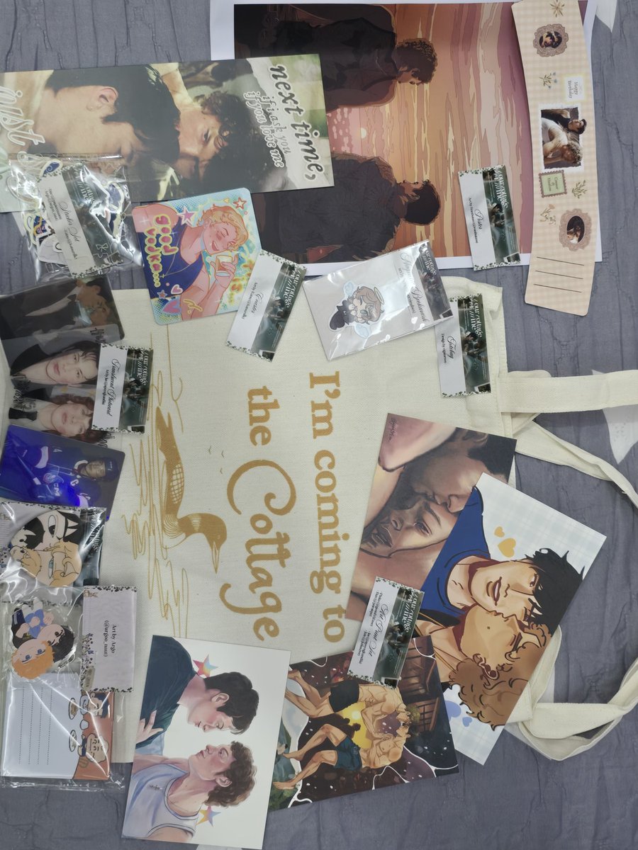 anadelight27's tweet photo. @thecottagephils i am obsessed with this!!! Thank you for all the artist that made the inclusions so pretty!!!!!!!!!!

Just kindaaa sad cause the poster got crumbled because of the shipping ahuhu but all is gooddddddd i'll just some magic with it hahaha https://t.co/OYPOq1n55y