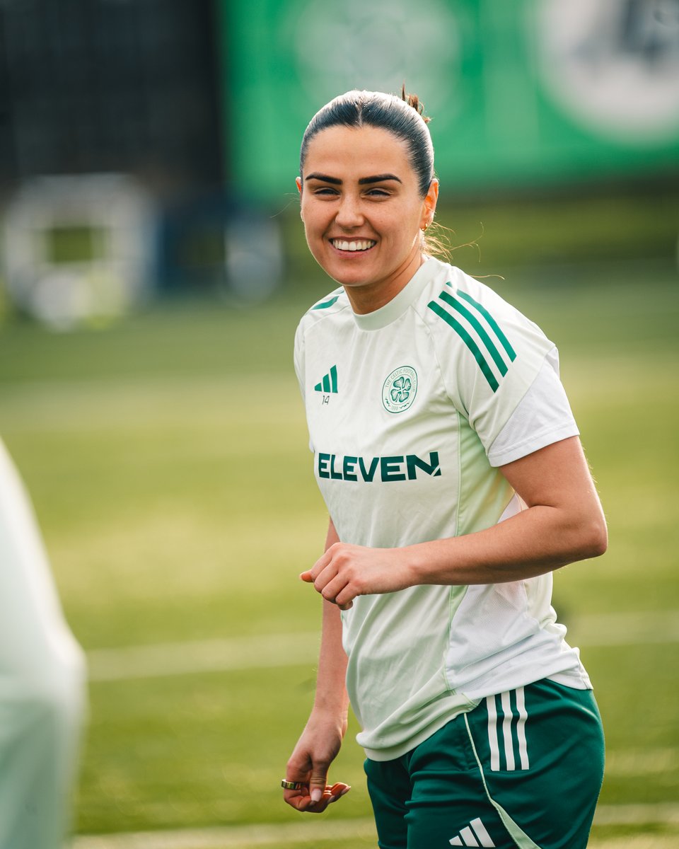 CelticFCWomen's tweet photo. Keeping things ticking over &amp; the mood high 😁

#CelticFC🍀 https://t.co/CuGgQRJKeA