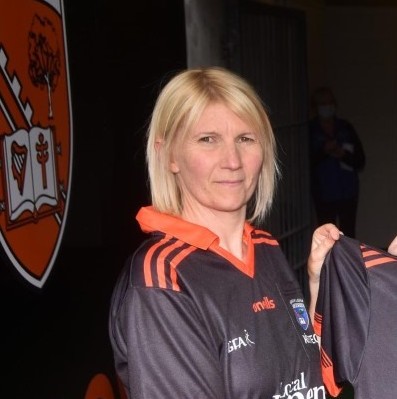UlsterGAA's tweet image. This #WomenInSportWeek, we’re shining a spotlight on Armagh GAA referee Denise McDonald 🟠⚪

Officiating across GAA and LGFA, Denise’s commitment and leadership on the pitch highlight the vital role referees play in our games.

Read here ⤵️
ulster.gaa.ie/2026/03/female…

@ArmaghLGFA