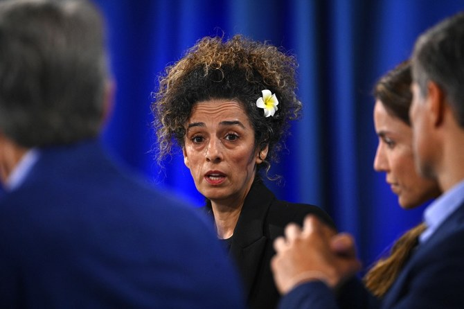 "Pedro Sánchez: usted apoyó a los asesinos de nosotros, los iraníes.  

Llegué hoy a Madrid. 
A la 1:00 hora española, hablaré en una sesión del Parlamento sobre la hipocresía de algunos líderes europeos.  
Del presidente del Gobierno español, quien estos días, en nombre de la