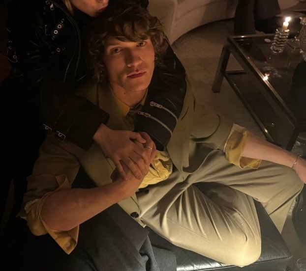 These pictures forever had me on chokehold.