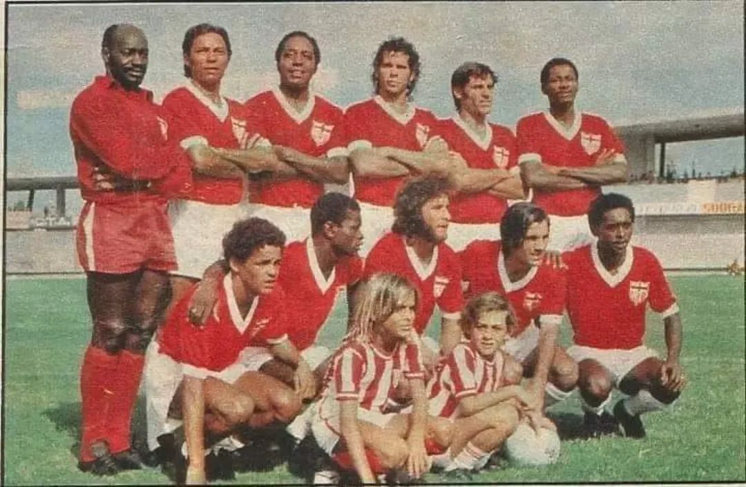1973 - CRB.
Em pé: Vermelho. Haroldo. Joel Camargo. Ronaldo Brito. Tadeu e Ademir.
Agachados: Roberval. Orlandinho. Reinaldo. Mário e Silva.

Arquivo Museu dos Esportes