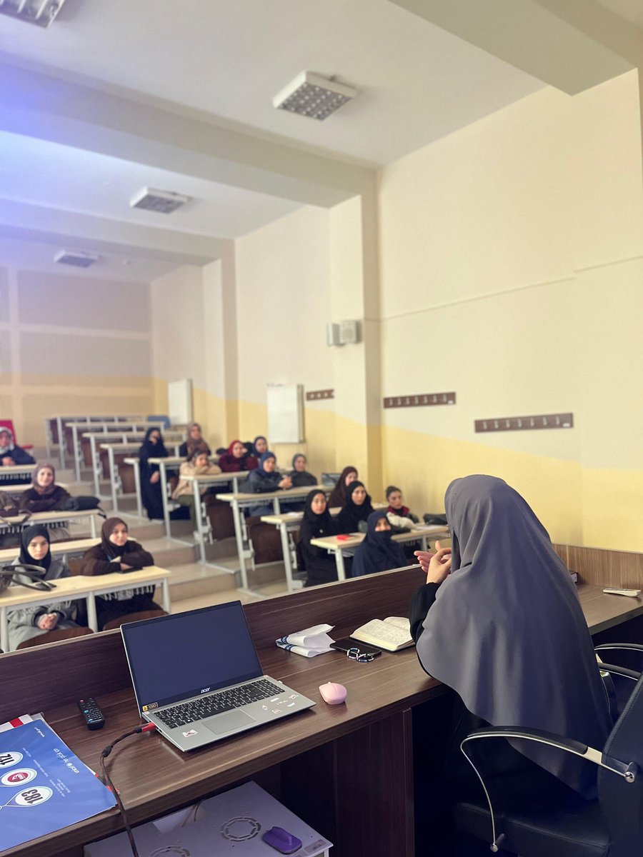 "Nefis ile savaş değil, nefsi eğitmek için çaba sarf edilmeli. "
 " Nefis tezkiyesi; aslına rücu (öze dönüş)' tür.
Kendini yeniden inşa etme sürecidir...
Rabb'im hocamızdan ve katılan kardeşlerimizden razı olsun ...🌿