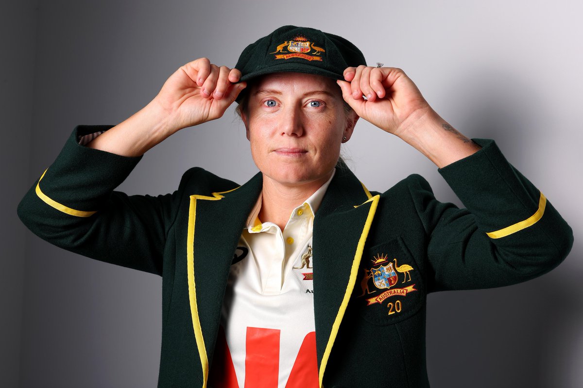 Female Cricket tweet media