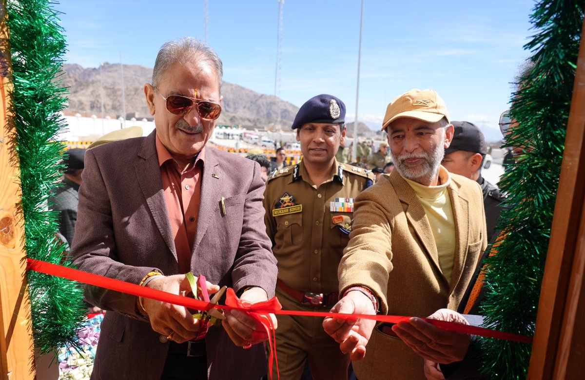 lg_ladakh's tweet photo. Lt Governor Shri @KavinderGupta today inaugurated the modern Automatic Driving Test Track for LMVs & Two Wheelers, along with the Automated Testing Station for Heavy & LMVs at Phayang, marking a significant step towards road safety and modern transport infrastructure In Ladakh.
#Infrastructure #ladakh

@DIPR_Ladakh 
@dio_leh 
@DIPR_Kargil 
@ddnewsladakh