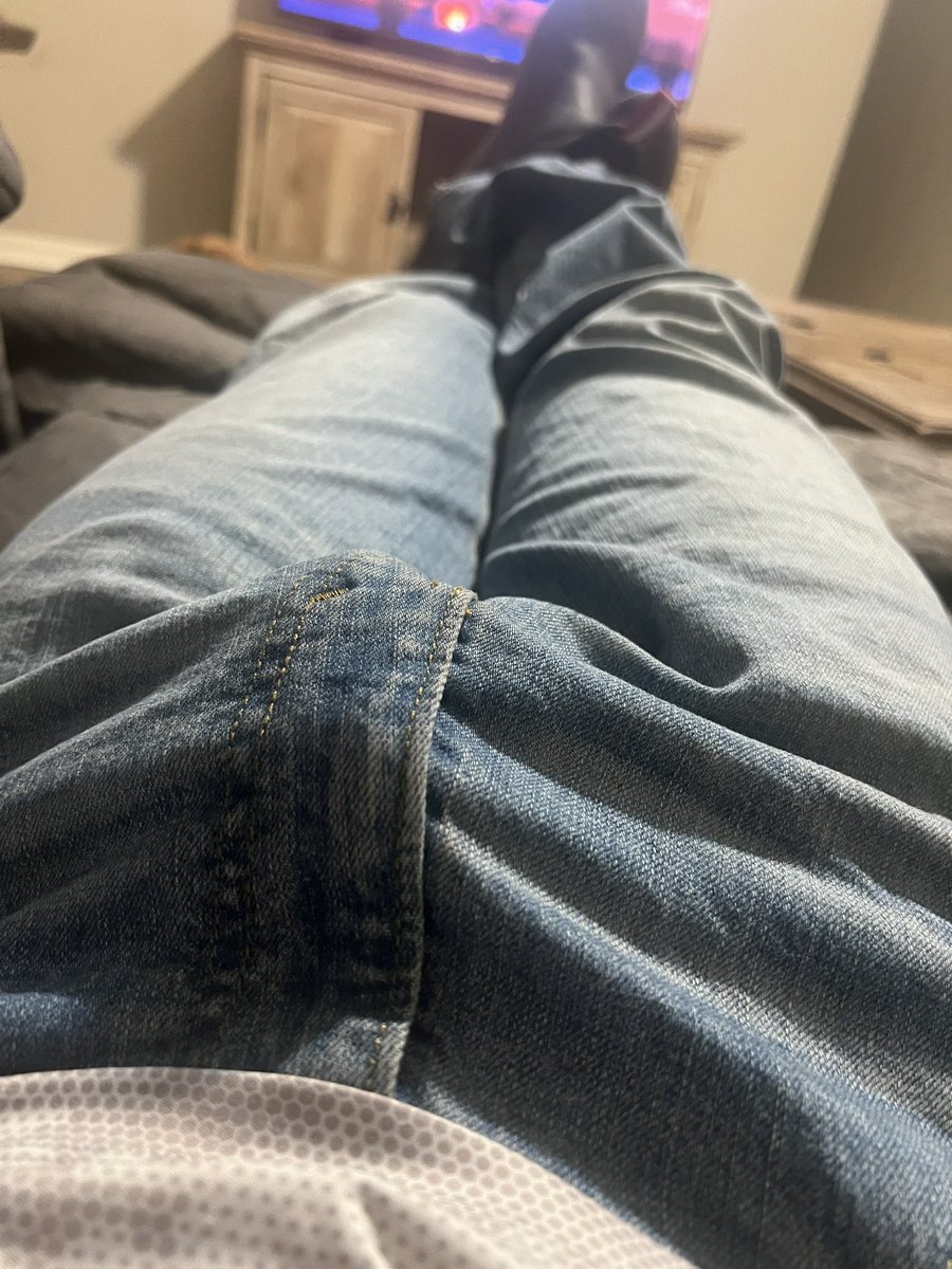 LockedMS191's tweet photo. That cage bull is real this morning with these blue jeans 🔐🔐 day 12/30 https://t.co/u8zyjpnhI2