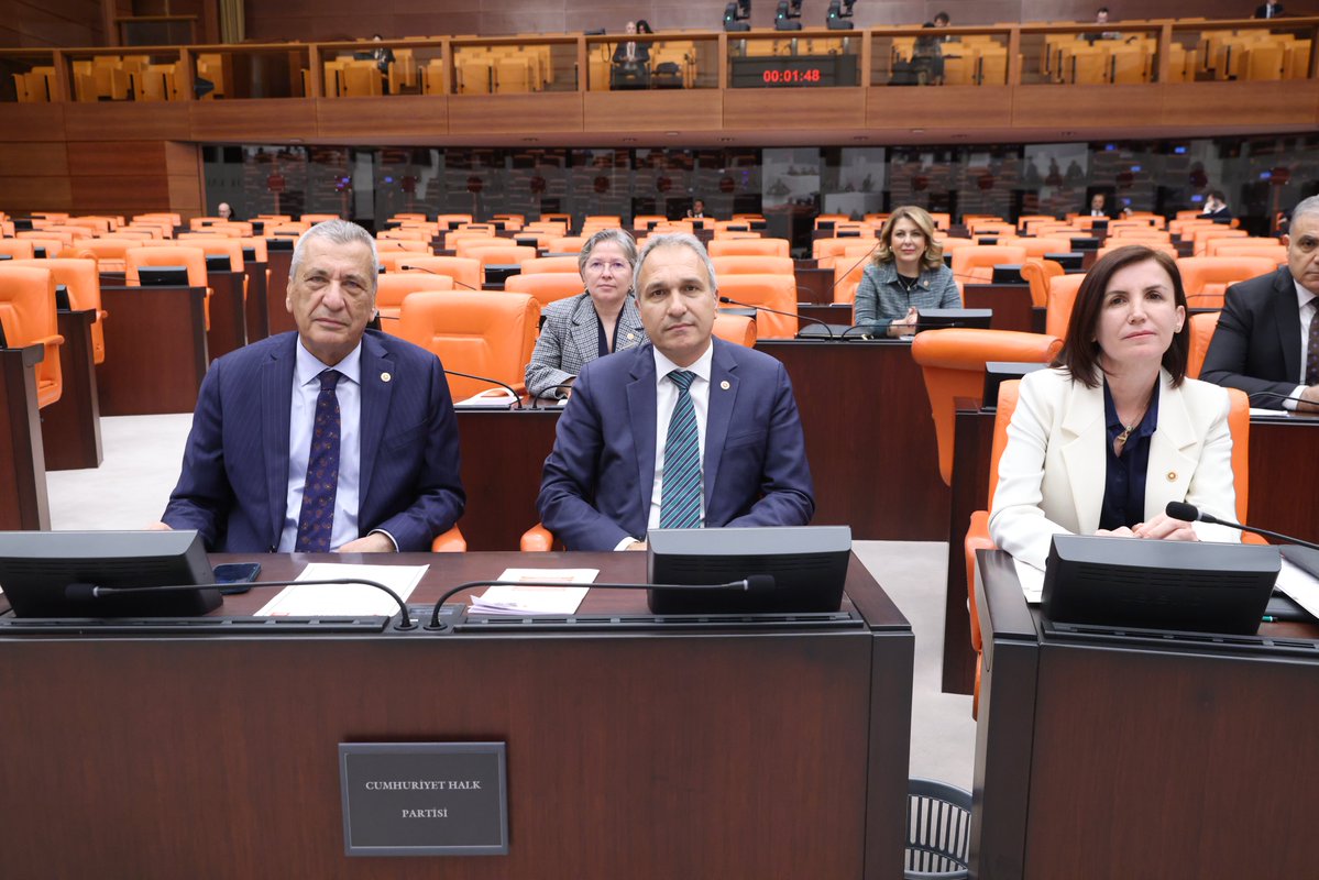 TBMM Genel Kurulu'nda çalışmalarımız devam ediyor...

Savaş gündemi arasında hakkını arayan vatandaşlarımızın talepleri unutuldu sanılmasın.

Emeklilerimiz, 
Kademeli emeklilik bekleyenler,
Yardımcı Hizmetler Sınıfı,
Kamu mühendisleri,
Atama bekleyen öğretmenler,
Mülakat