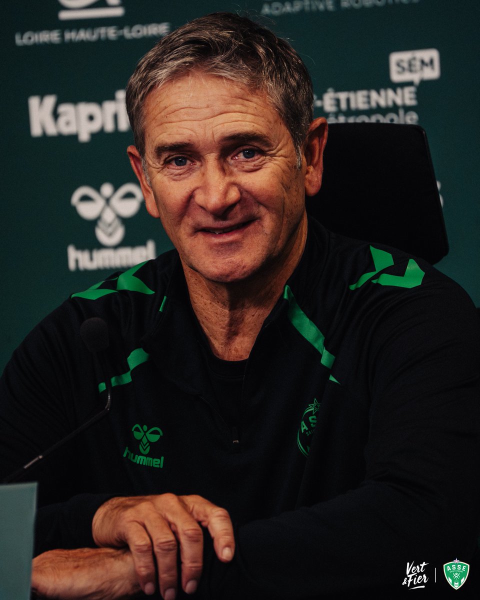 ASSEofficiel's tweet photo. 🎙️ Philippe Montanier : "Le Red Star est un concurrent direct. C’est la meilleure équipe à l’extérieur, c’est un bon défi pour nous à GG. C’est sûrement le match le plus difficile à disputer depuis que je suis au club. On sait que la valeur des points est la même et je pense qu’on aura beaucoup de tournants dans cette fin de saison, mais ce championnat est indécis et il y a des virages à bien négocier."