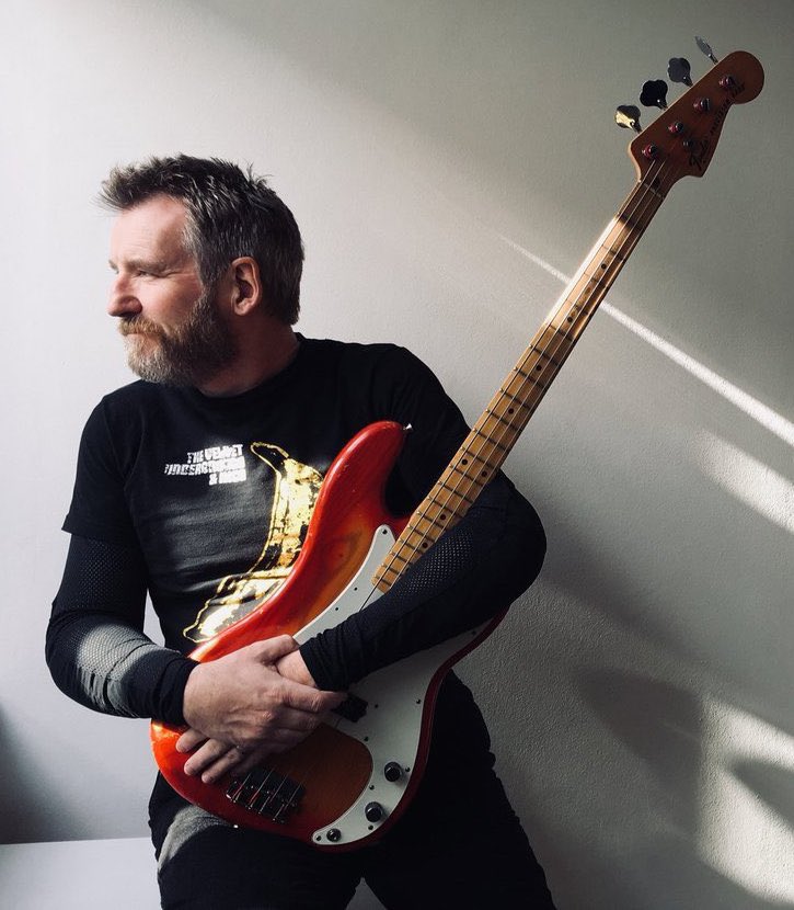 NYcheesy's tweet image. Sad to hear that #DerekForbes 🎸has had to cancel tonight’s gig in Edinburgh. Get well soon Derek and here’s one of his finest moments imo. 

#SimpleMinds
‘The American’
 (Live Dortmund 1984)

youtu.be/p7CKOzrDLio?si… via @YouTube