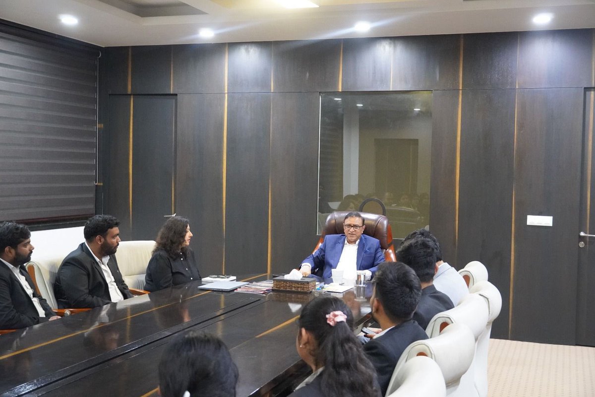 pradeepraiindia's tweet image. Started March ,2026 with young professionals who are passionate, hardworking, disciplined, and deeply committed to their growth. 

#LawInternship #YoungProfessionals  #Advocate #Supremecourt   #mentorship