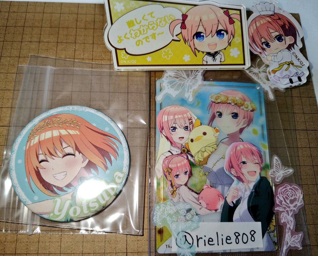 rielie808's tweet photo. 【交換】五等分の花嫁 BullPulu ブルプル 缶バッジ

譲)四葉

求)同種一花アップ＞引き

お手数をおかけいたしますが
初めましての方は固定ポスト(画像4枚全て)をご確認いただき
検索より気軽にお声かけどうぞよろしくお願いいたします。 https://t.co/xAmur1AMxC