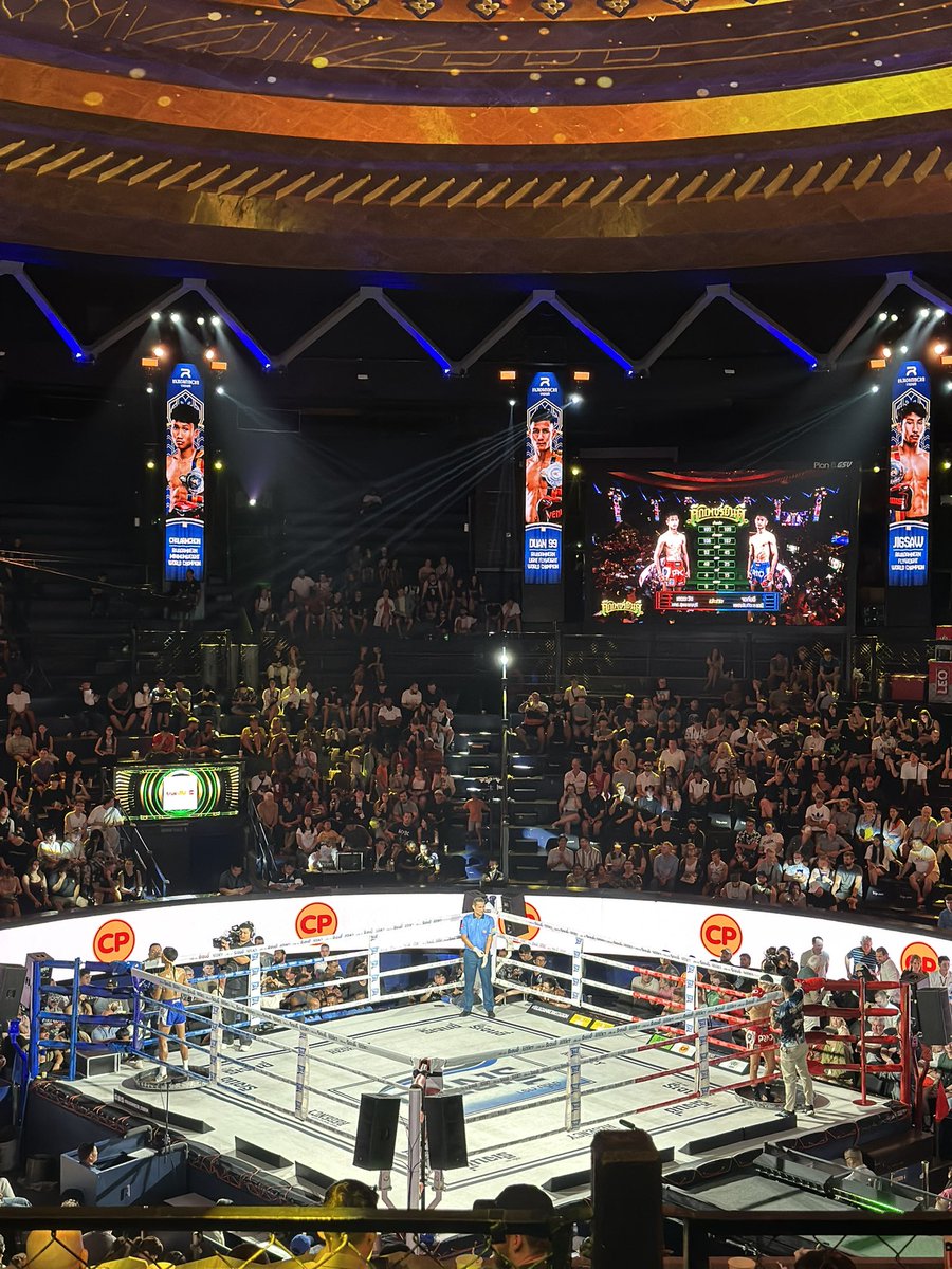 Sarude221's tweet photo. #Rajadamnern #MuayThay #Bangkok https://t.co/t92cX8VT0G