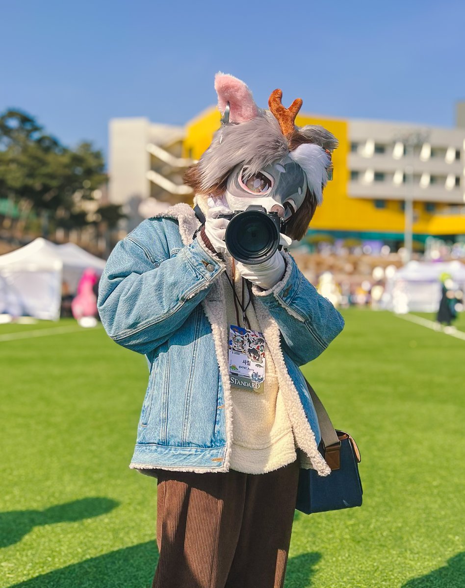 #FursuitEveryday

🦌한 장 찍어드릴게요...!