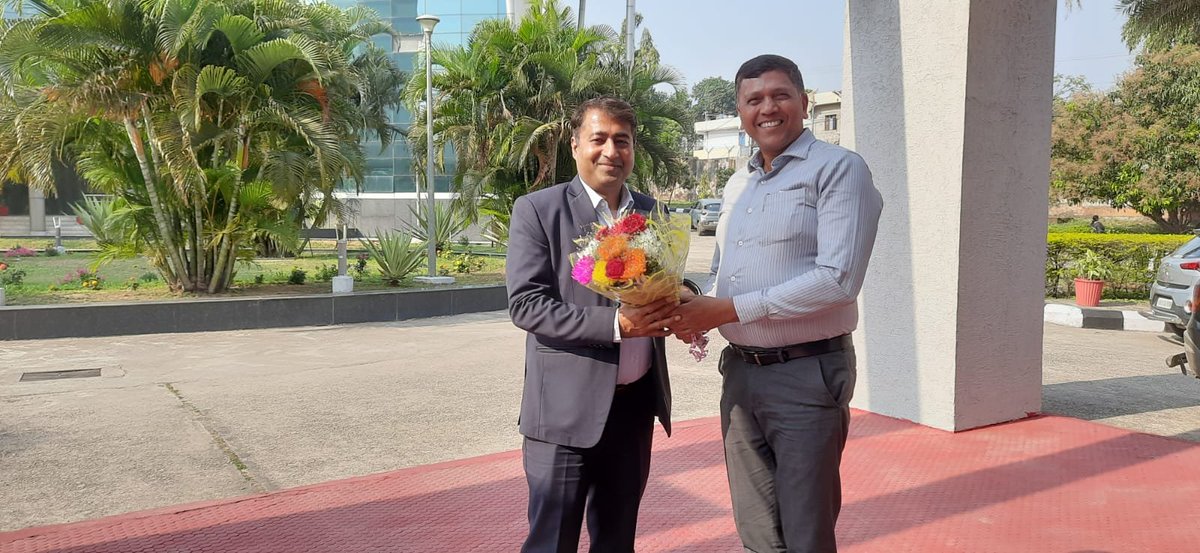 StpiRanchi's tweet photo. Shri Sanjay Kumar, Director, STPI Patna visited STPI Ranchi &amp; reviewed the performance of Centre.  #STPIINDIA @STPIIndia @Arvindtw https://t.co/qxZlPgIfcm