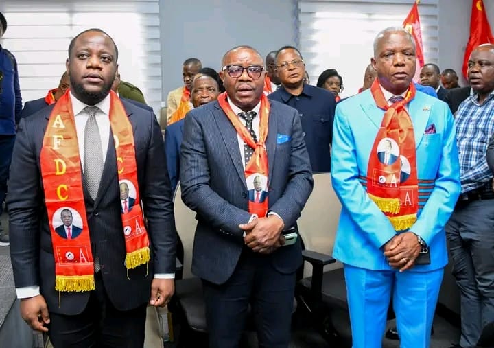 AfdcAmba's tweet photo. @VoiceOfCongo #AFDC_A_INFO: Prière suivre la conférence de Presse que l'hon @Modeste Lukwebo 2e VP du Sénat et PN Statutaire de l'AFDC, ce mercredi dans INFOS sur TÉLÉ 50: 19h, 20h, 21h, 22h, 23h et Jeudi à 00h, 6h; RTNC 20h et demain à 7h; UNIVERS TV 19h, 23h demain à 7h: BOSOLO TV: 19h, 23h https://t.co/dYJfuxVPI8