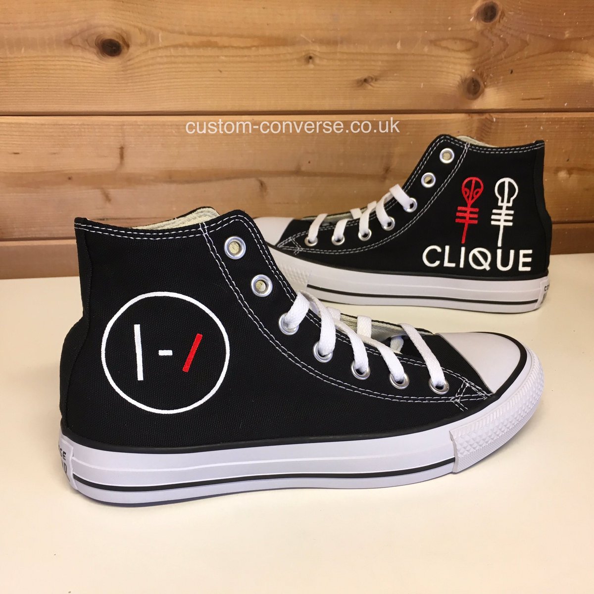 CustomConverse's tweet photo. Big fan of the clean and classic designs, one or two colours and a logo that means something to those who know. A subtle way to do custom band merch. Custom converse can be personalised as much or as little as you want. 

#twentyonepilots #converse #customshoes #bandmerch https://t.co/vc7OAk6We9