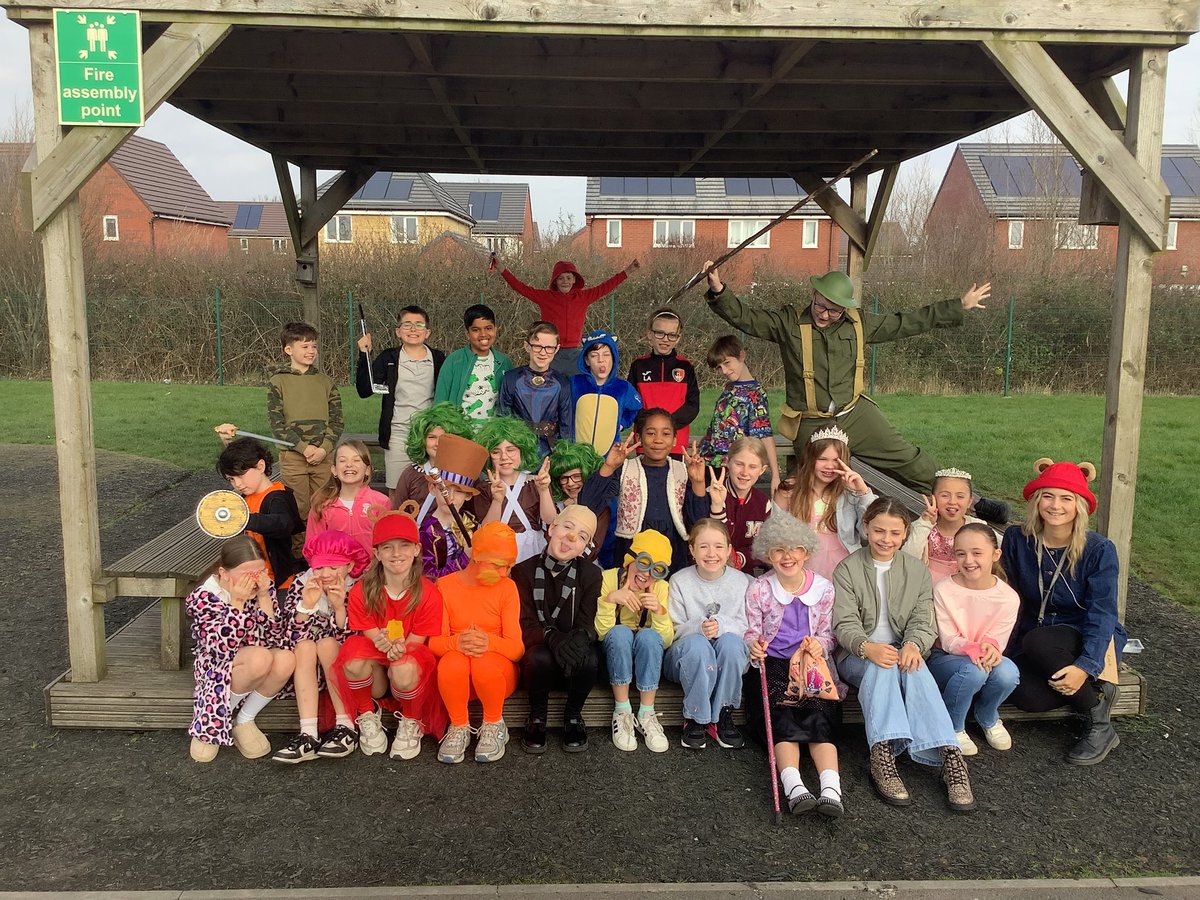 Miss Poole tweet media