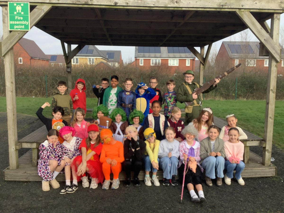 Miss Poole tweet media