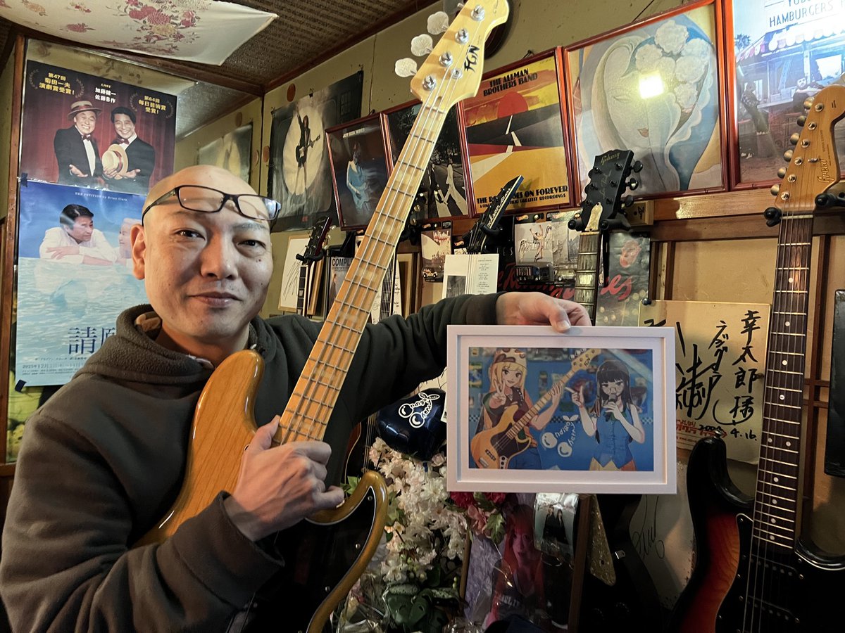 タニシ tweet media