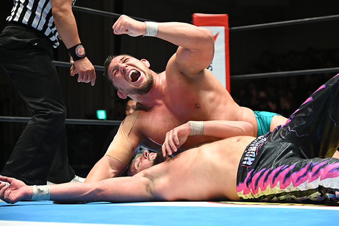 njpw1972's tweet photo. タイチが渾身ファイトで大攻勢も、金丸の“幻惑作戦”から地獄の断頭台で成田が無法勝利…！

“変幻自在”ファンタズモの猛攻に耐えたボルチンがラストカミカゼで豪快勝利!!

『NEW JAPAN CUP』1回戦、3.5後楽園ホール結果
⇒https://t.co/FB3l15EcVw

#njcup https://t.co/EJo7BoJLAW