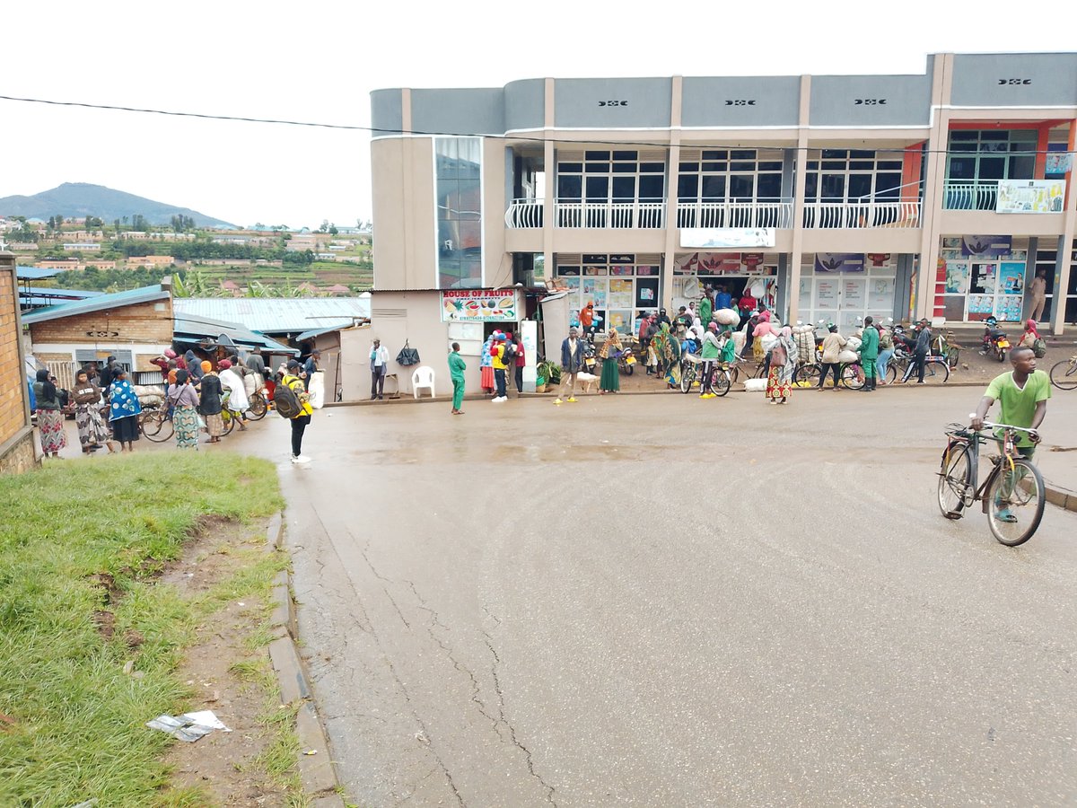 Waramutse Munyarwanda🇷🇼 
 <a href="/Huye/">Uriel JH</a>  🌄 igitondo cyarimo akavura gusa nticyakubujije kugumana ubwiza utatse <a href="/HuyeDistrict/">Huye District</a>  Bimwe mubice byawe birivugira🌟

<a href="/Huye/">Uriel JH</a> Guma Guma Guma✊✊

<a href="/HuyeDistrict/">Huye District</a> 
<a href="/NsengimanaJado/">RWAMUCYO W'U RWANDA 🇷🇼❤️</a> 
<a href="/ryvcpsouthprov/">RYVCP South Province</a> 
<a href="/RwandaInfra/">Ministry of Infrastructure | Rwanda</a> 
<a href="/Huye_College/">RP-Huye College</a>
